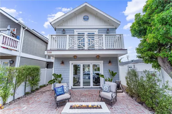 Huntington Beach, CA 92648,208 Indianapolis AVE