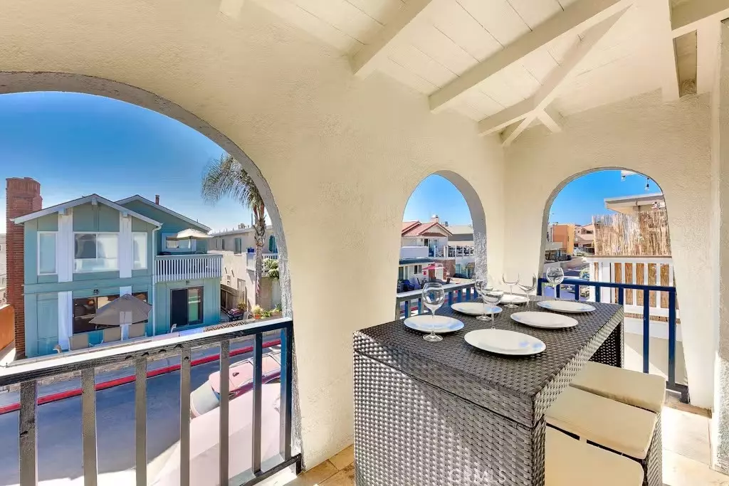 Newport Beach, CA 92663,125 46th ST #B