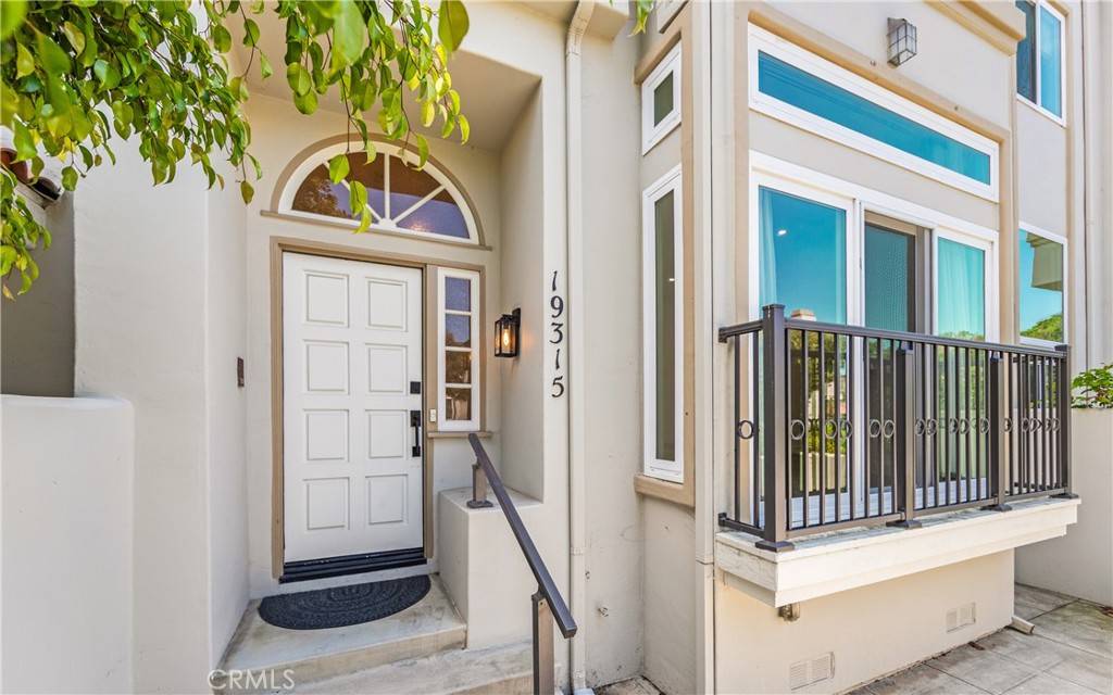 Huntington Beach, CA 92648,19315 Brooktrail LN