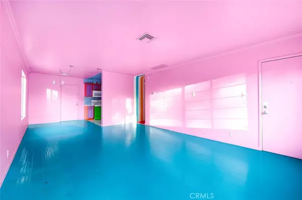 Van Nuys, CA 91405,7032 Stansbury AVE