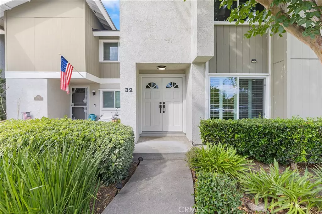 Irvine, CA 92604,32 Goldenbush