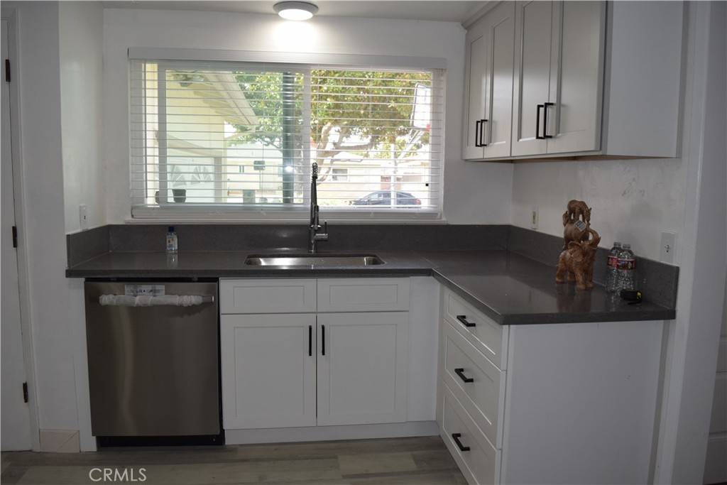 Fullerton, CA 92833,1454 W West AVE