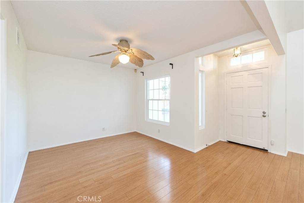 Irvine, CA 92612,3 Wellesley #11