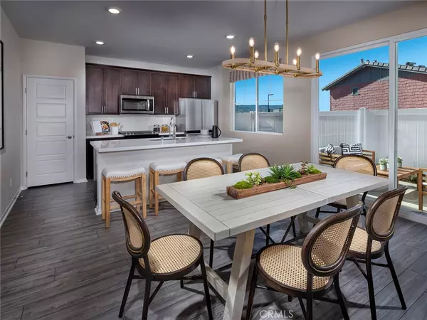 Redlands, CA 92374,2161 Bergamot ST