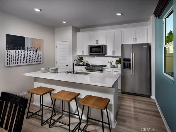 Redlands, CA 92374,2165 Bergamot ST