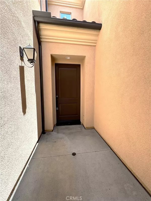 Irvine, CA 92620,64 Parkwood