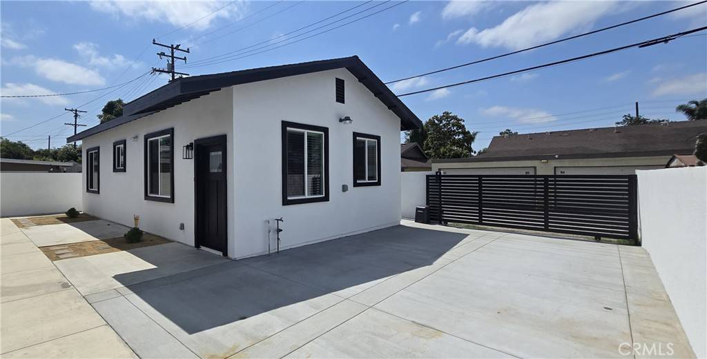 Santa Ana, CA 92704,2726 W Pendleton AVE #2