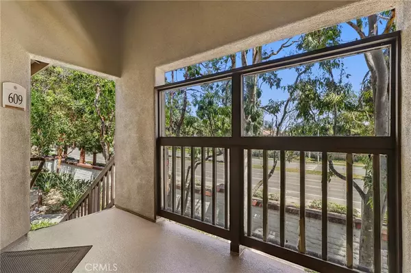 Tustin, CA 92782,2960 Champion WAY #609
