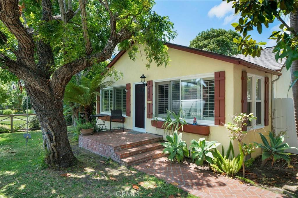 Costa Mesa, CA 92627,275 Flower ST