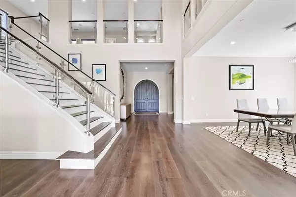 Irvine, CA 92602,102 Mountain Sky