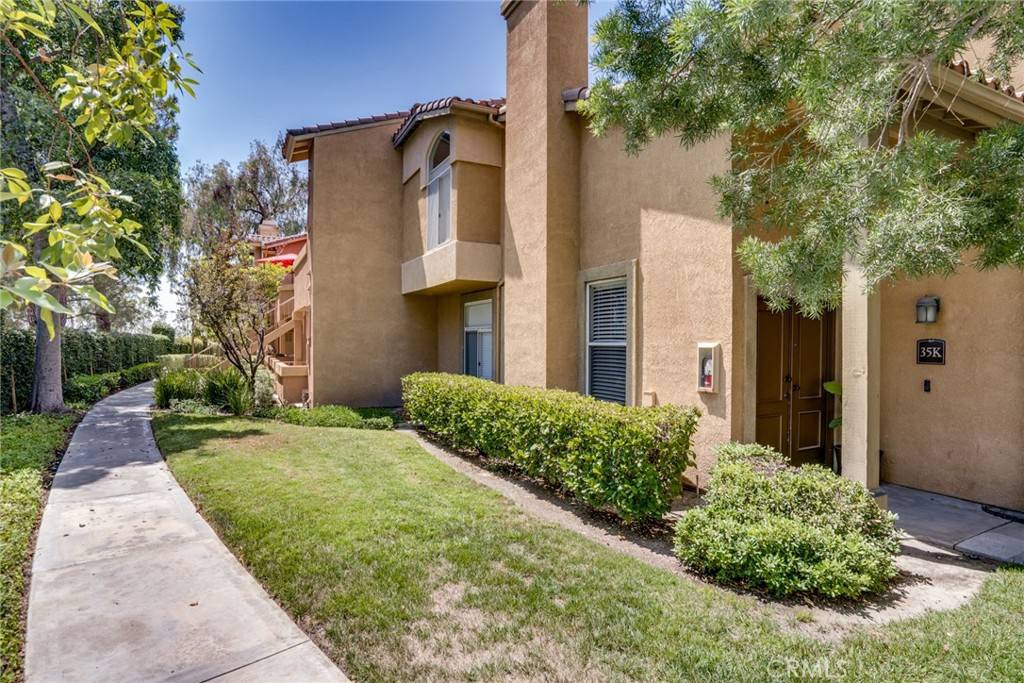 Lake Forest, CA 92610,19431 Rue De Valore #35M