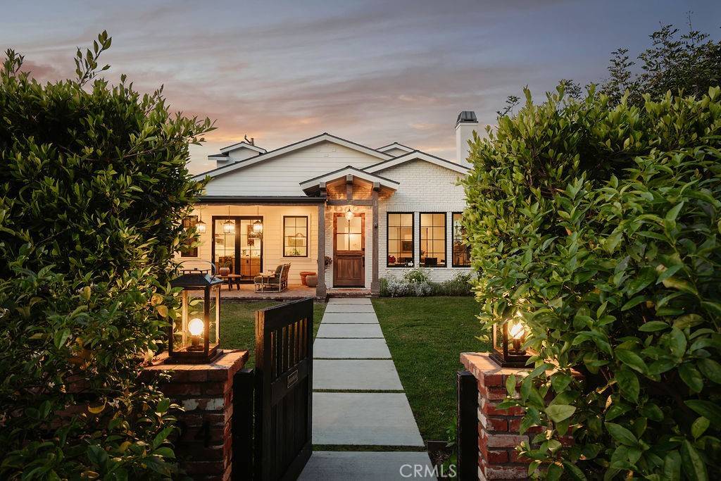 Costa Mesa, CA 92627,224 Flower ST