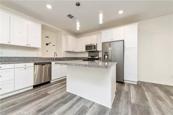 Eastvale, CA 92880,5901 Oatfield AVE