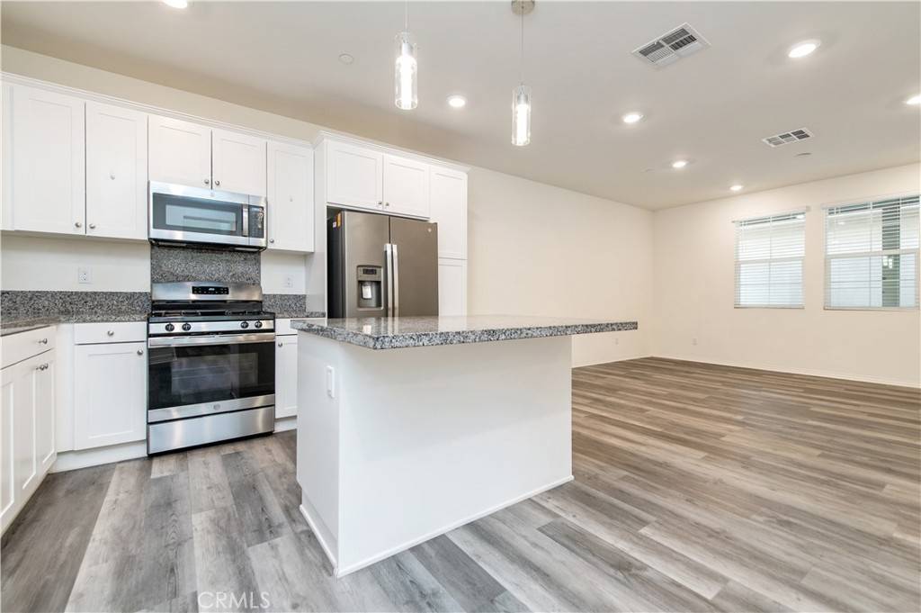 Eastvale, CA 92880,5901 Oatfield AVE