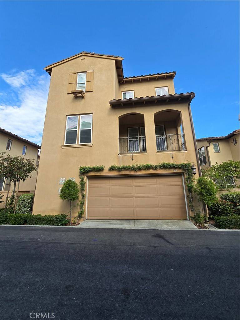 Irvine, CA 92603,335 Tall Oak