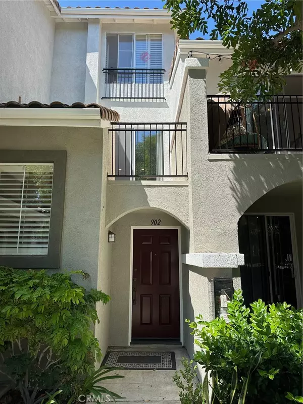 902 Maplewood, Irvine, CA 92618