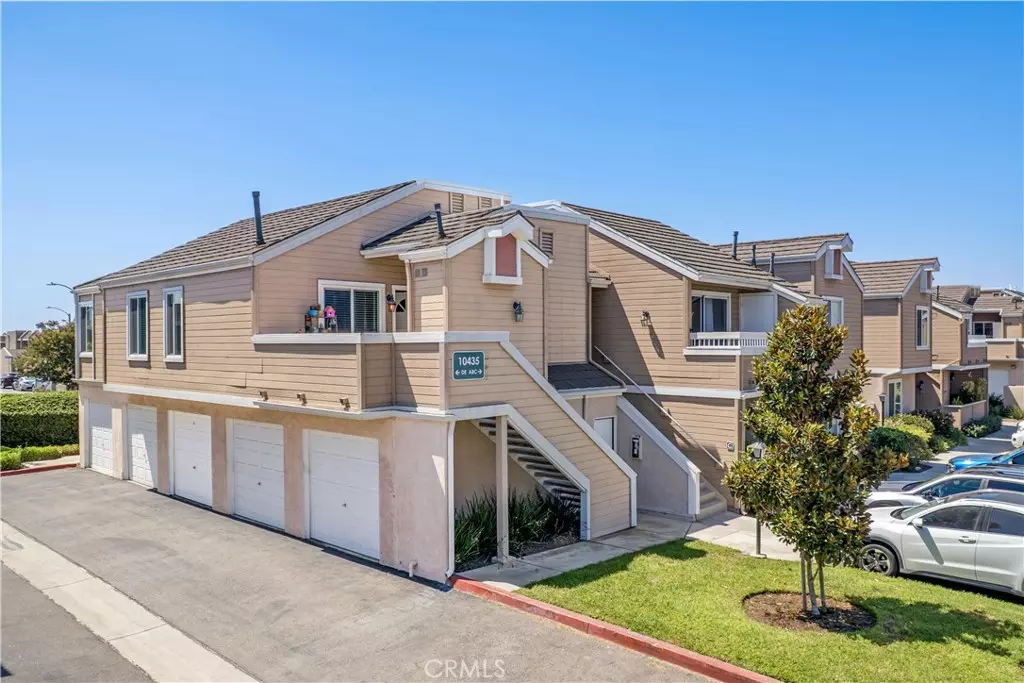Stanton, CA 90680,10435 W Briar Oaks DR #A