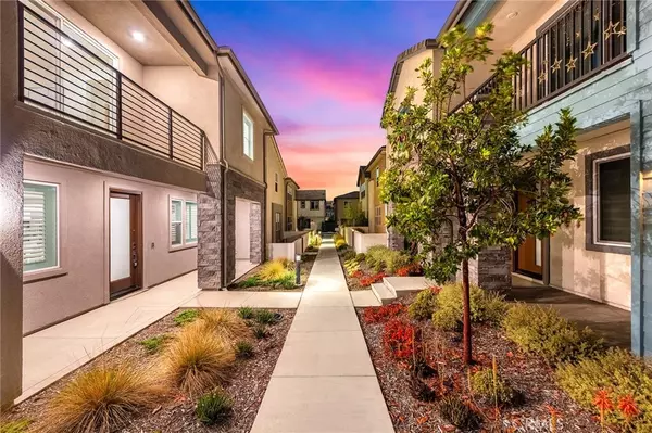 Irvine, CA 92618,208 Zawn