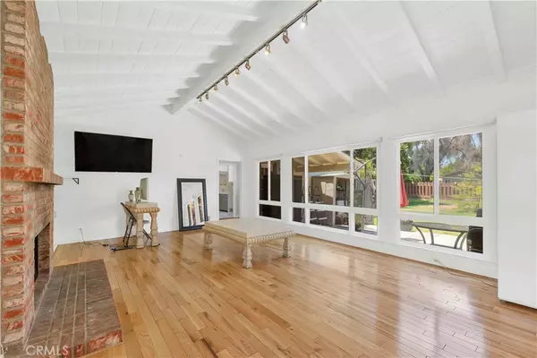 Tarzana, CA 91356,5701 Corbin AVE