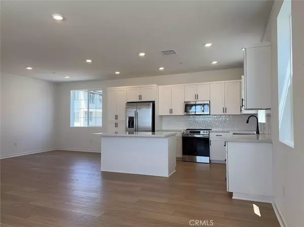 Eastvale, CA 92880,5985 Huntinton DR