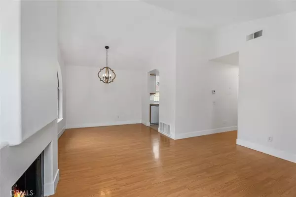Irvine, CA 92614,89 Alberti Aisle