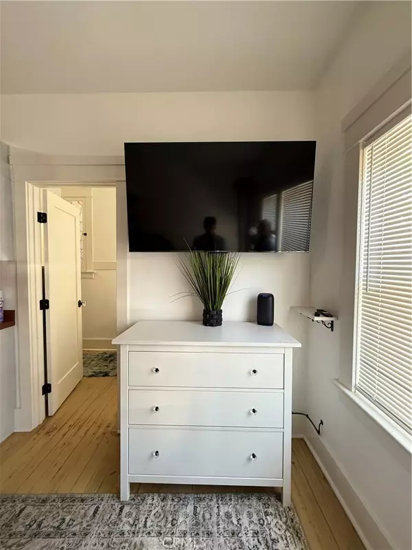 Long Beach, CA 90802,354 Chestnut AVE #2