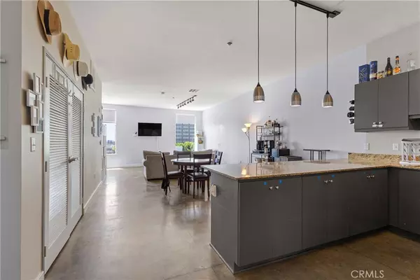 Anaheim, CA 92805,435 West Center Street Promenade #400