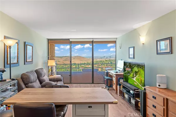 Laguna Woods, CA 92637,24055 W Paseo Del Lago #901