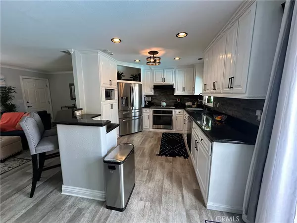 Huntington Beach, CA 92649,5311 Henricksen DR