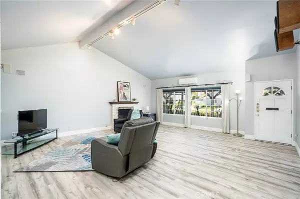 Huntington Beach, CA 92647,6522 Cadiz Circle