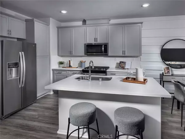 Pomona, CA 91767,207 Aurora LN