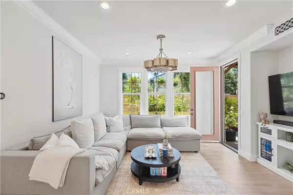 Irvine, CA 92603,38 Canopy