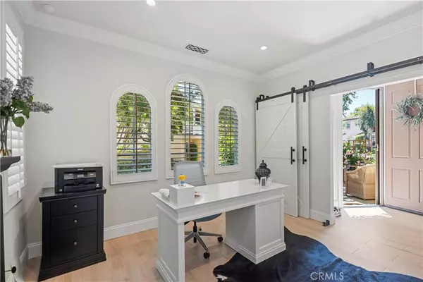 Irvine, CA 92603,38 Canopy