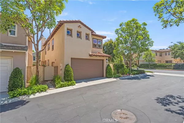 Irvine, CA 92603,38 Canopy