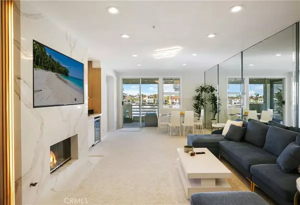 Huntington Beach, CA 92649,4165 Warner AVE #202