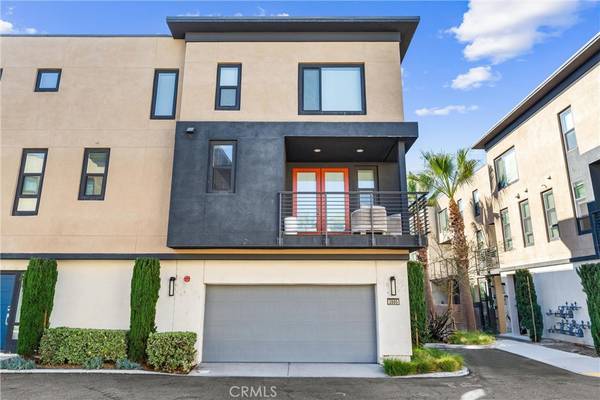 2880 N Glassell ST, Orange, CA 92865