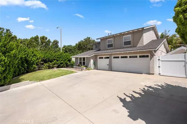 9001 Oceanwood DR, Huntington Beach, CA 92646