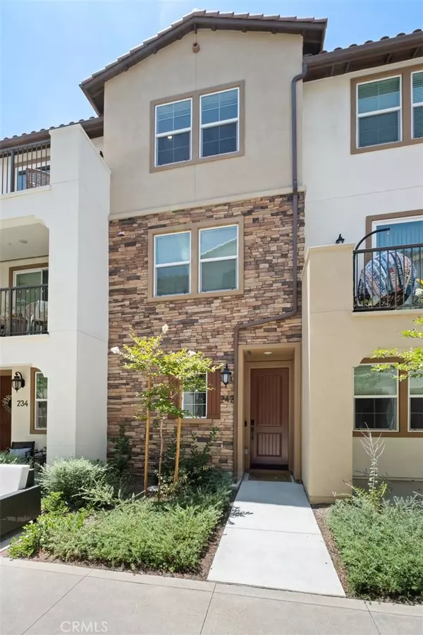 242 Niebla Ln, Mission Viejo, CA 92679