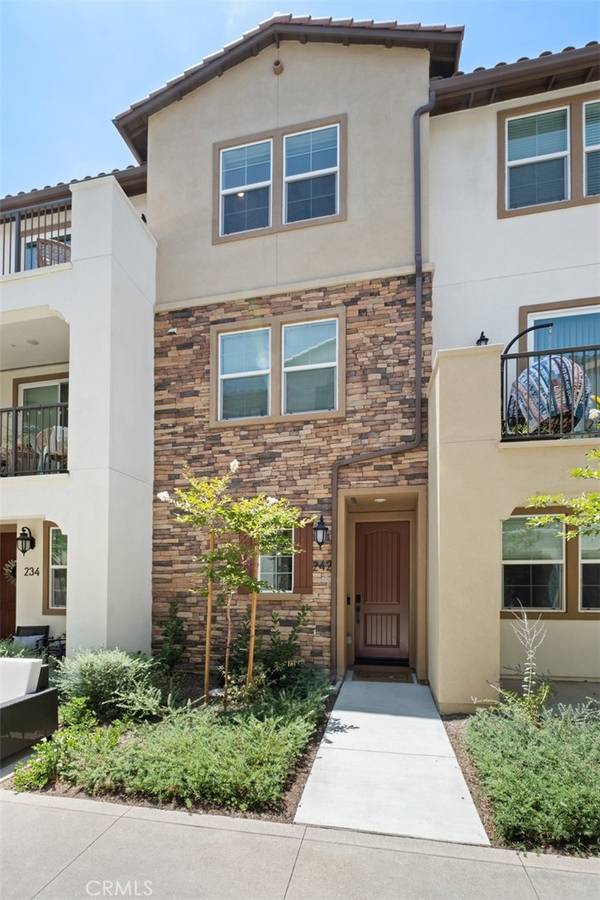 242 Niebla Ln, Mission Viejo, CA 92679