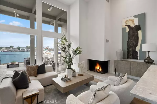 16449 Wimbledon LN, Huntington Beach, CA 92649