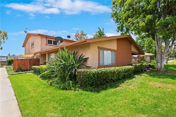 Corona, CA 92882,1358 Via Santiago #C