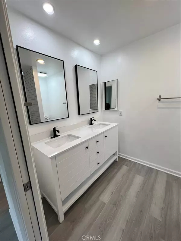 Tustin, CA 92780,1881 Mitchell AVE #36