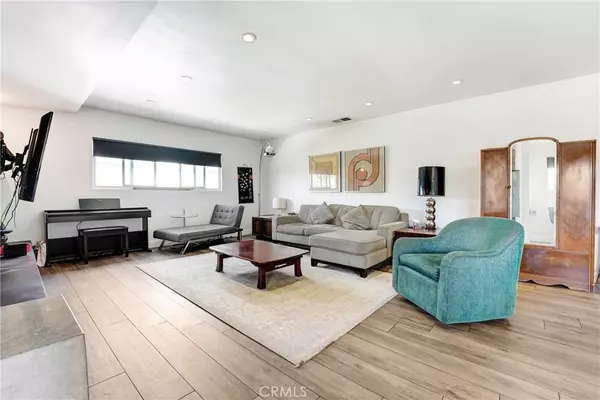 Los Angeles, CA 90045,6521 W 85th ST