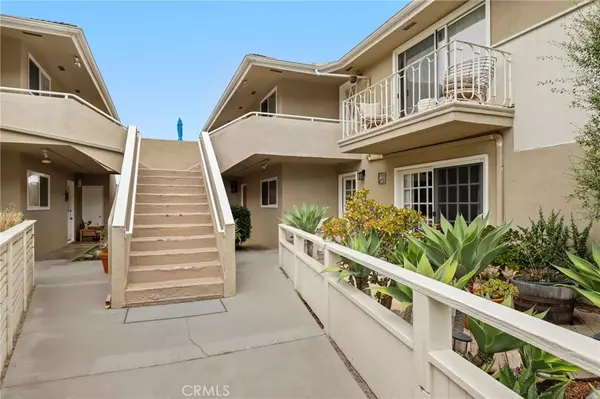 Laguna Beach, CA 92651,21662 Ocean Vista DR #A