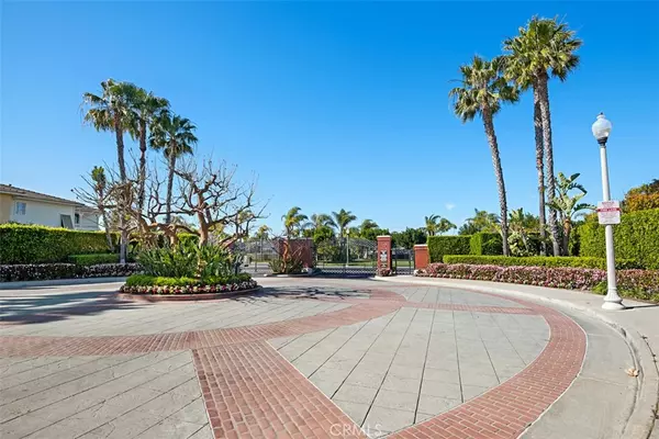 Huntington Beach, CA 92648,6632 Cedarwood DR