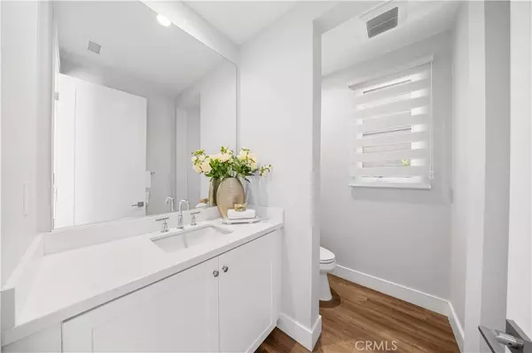Irvine, CA 92602,140 Winnett
