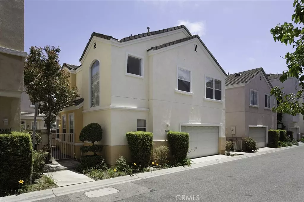 Lynwood, CA 90262,12666 Antigua ct