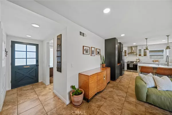 Huntington Beach, CA 92649,16362 Saratoga LN