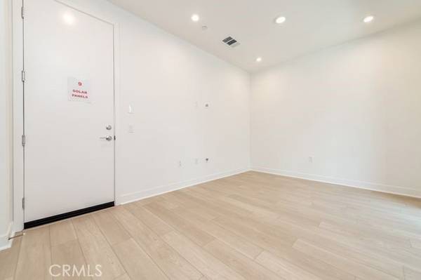 Santa Ana, CA 92705,627 S Lyon