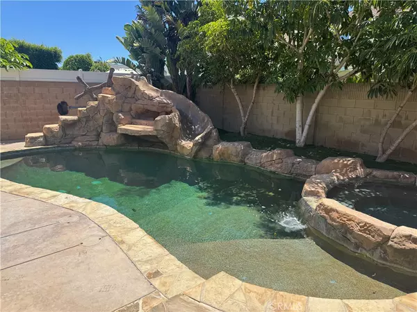 Huntington Beach, CA 92646,21041 Shaw LN